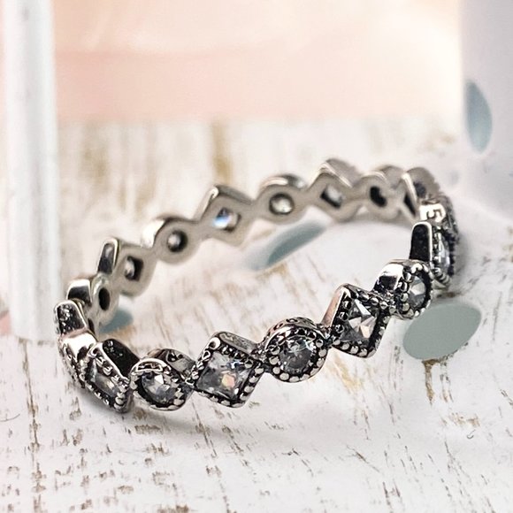 925 Sterling Silver Stackable Cubic Zirconia Ring Size 7 - Picture 1 of 8